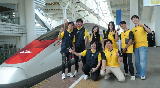Main Game di Atas Kereta Cepat: Saat Free Fire Bikin Rekor dan Ngubah Indonesia Jadi Panggung Esports Dunia